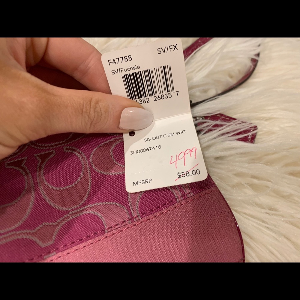 🌸Coach Wristlet🌸 - Picture 3 of 5